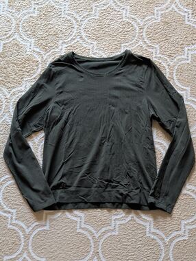 Athleta Momentum Long Sleeve Dark Green EUC